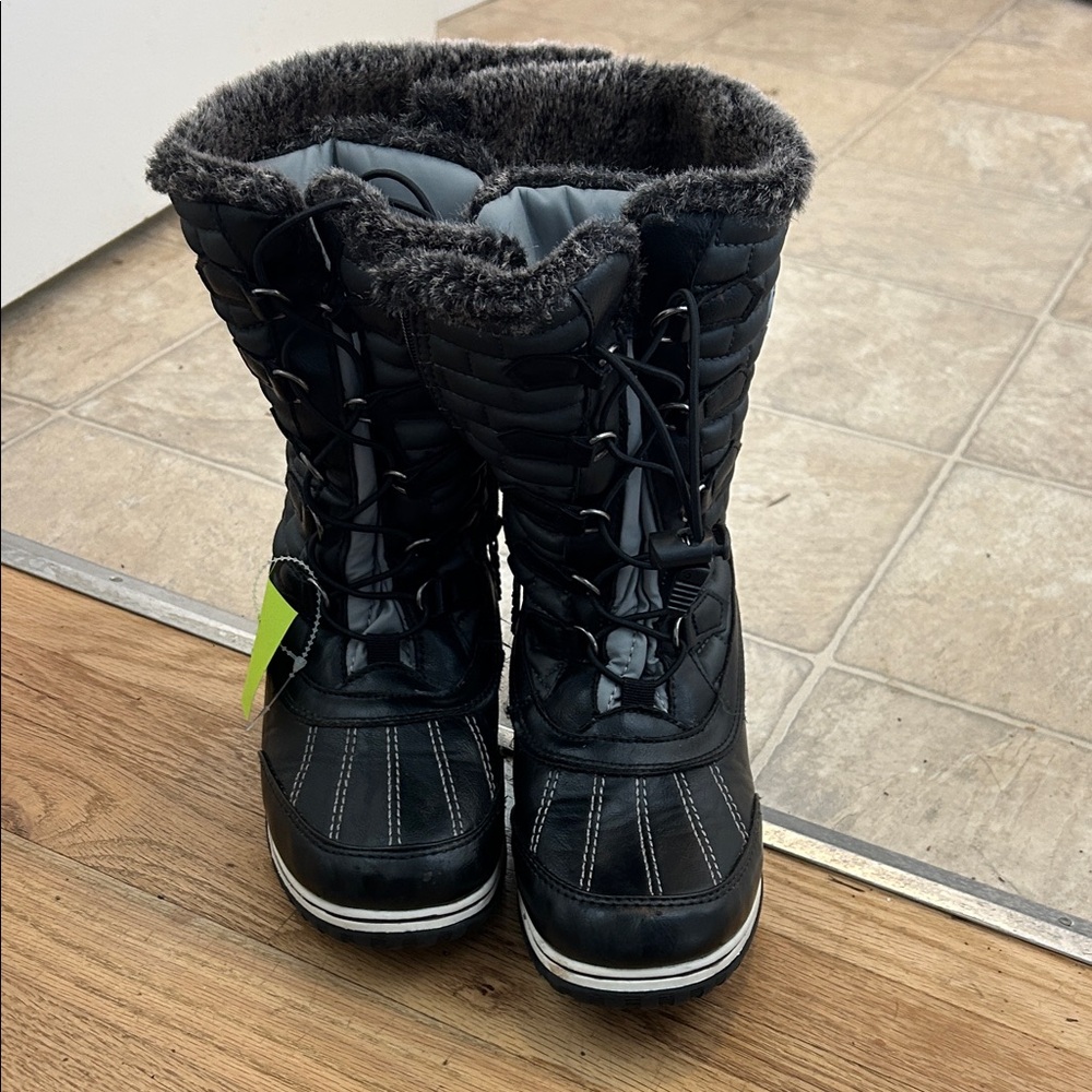 totes Black Quilted Winter Boots - size Women’s 7